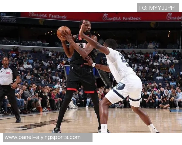 申京表现出色锡安双双助攻汤普森火箭轻松战胜鹈鹕