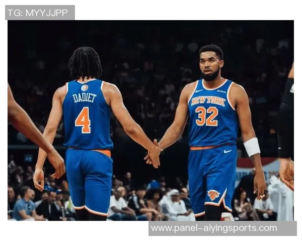 76人对决尼克斯激战纽约篮球场谁能赢得这场东部强强对话